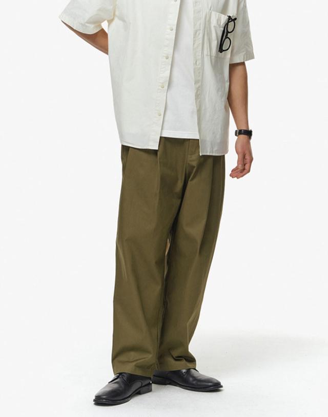 비얼디드키드 [비얼디드키드] 남성 CHINO SILHOUETTE PANTS OLIVE (BALLMP04OVA1-W) 착용컷