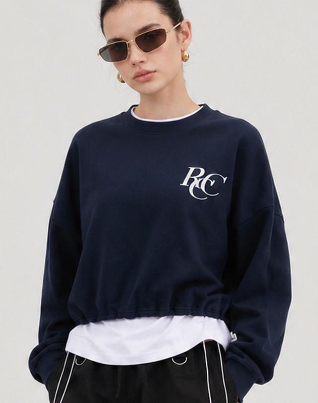 로씨로씨 [로씨로씨] RCC 로고 크롭 스웨트셔츠 [네이비] (1047932000-W) 착용컷