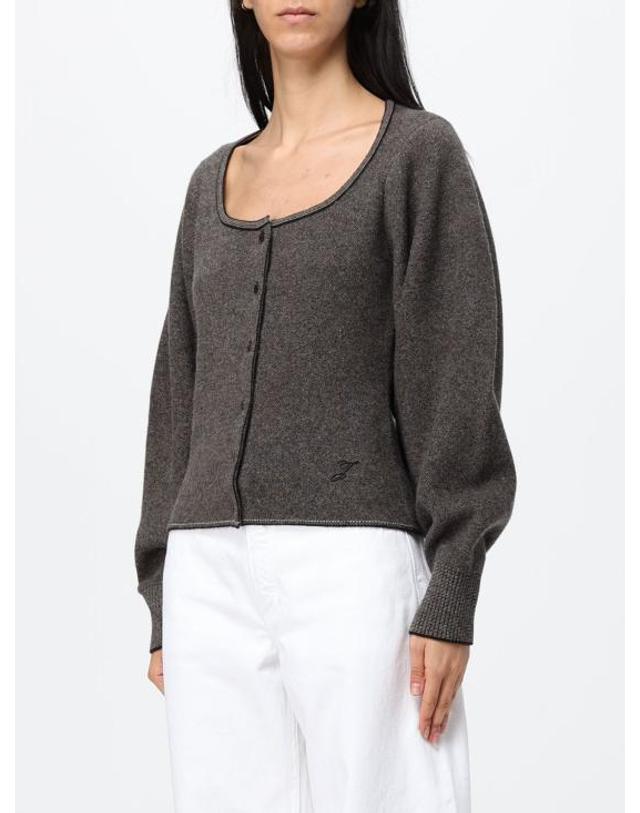 자크뮈스 [해외직구] 26FW 자크뮈스 스웨터 CDW00845AK00276 915 Grey 착용컷