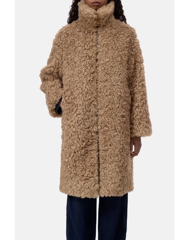클로즈드 페이크 퍼 하이넥 롱 코트 C97305-63A-22-273 WHEAT BEIGE
