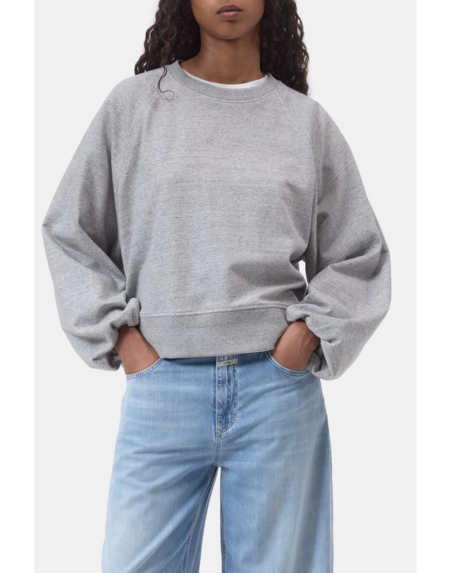 클로즈드 클로즈드 코튼 래글런 크루넥 루즈핏 맨투맨 C95744-47A-EM-127 LIGHT GREY MELANGE 그레이 착용컷
