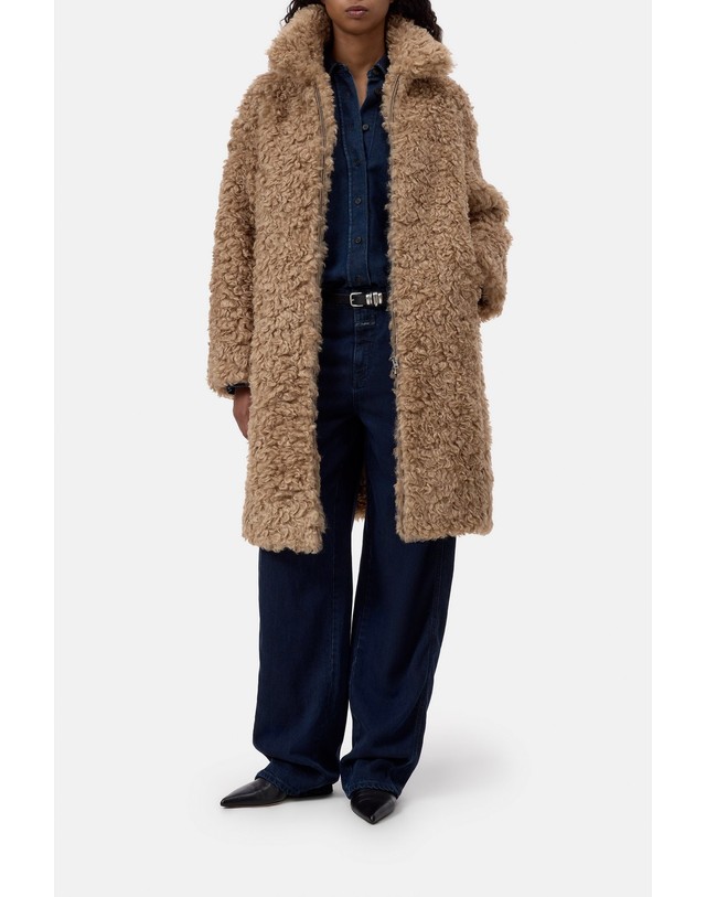 클로즈드 클로즈드 페이크 퍼 하이넥 롱 코트 C97305-63A-22-273 WHEAT BEIGE 베이지 착용컷