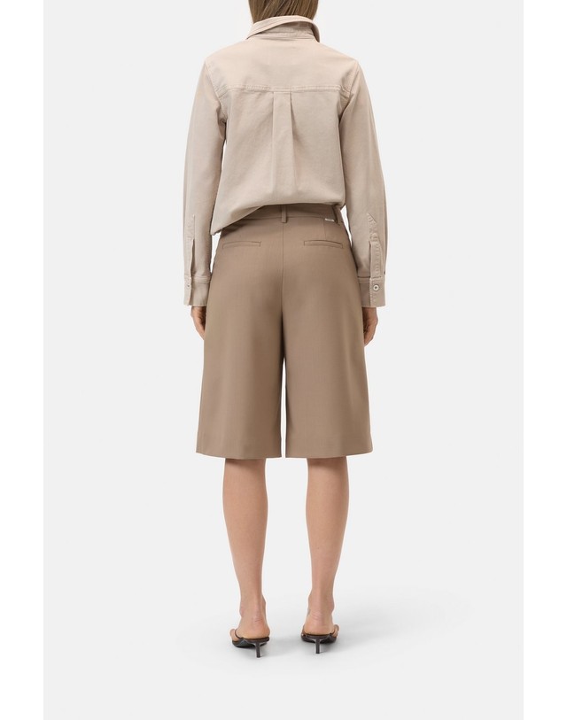 클로즈드 클로즈드 울 혼방 플리츠 버뮤다 팬츠 C92404-35P-22-939 HAZEL BEIGE 베이지 착용컷