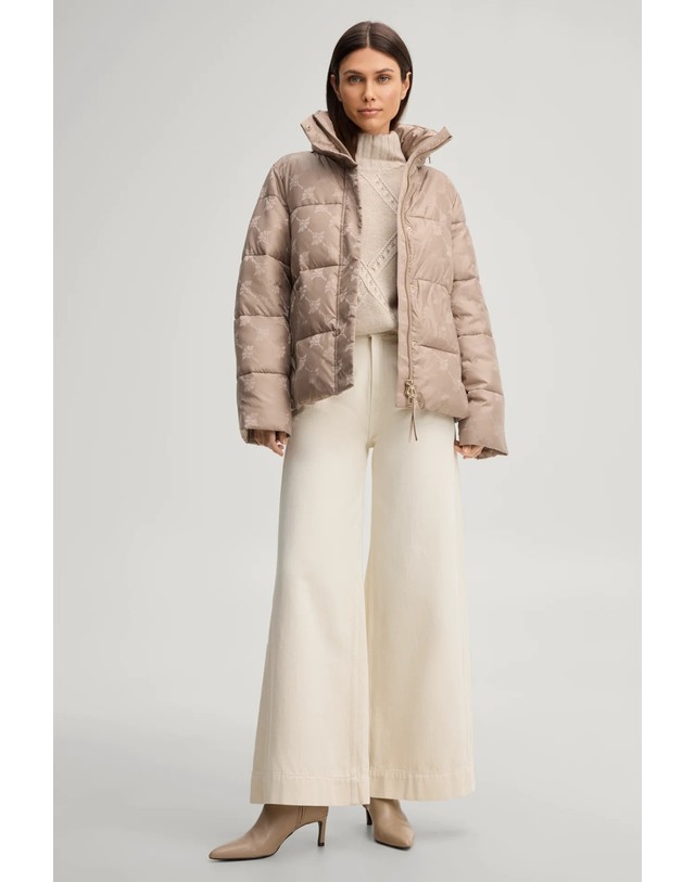 조프 주프 주프 모노그램 하이넥 숏 패딩 자켓 30106550-10102392-280 BEIGE GEMUSTERT 베이지 착용컷
