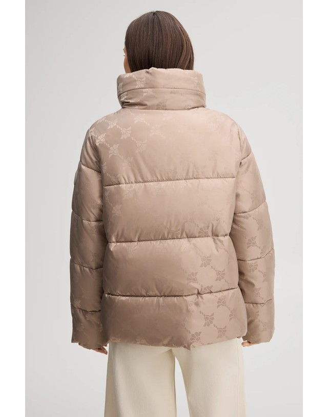 조프 주프 주프 모노그램 하이넥 숏 패딩 자켓 30106550-10102392-280 BEIGE GEMUSTERT 베이지 착용컷