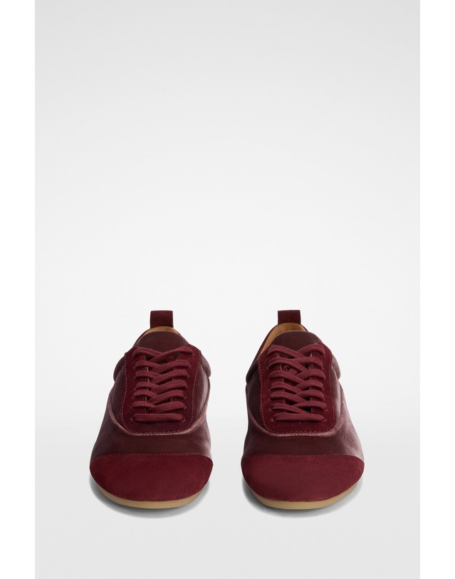 질샌더 질샌더 벨벳 스웨이드 로우탑 스니커즈 J15WS0047P7821904 CHERRY WOOD 레드 착용컷