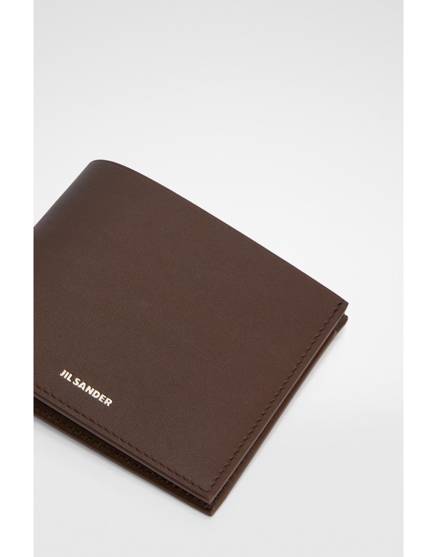 질샌더 질샌더 지퍼 포켓 레더 반지갑 J25UI0002P5995210 CACAO 초콜릿 착용컷