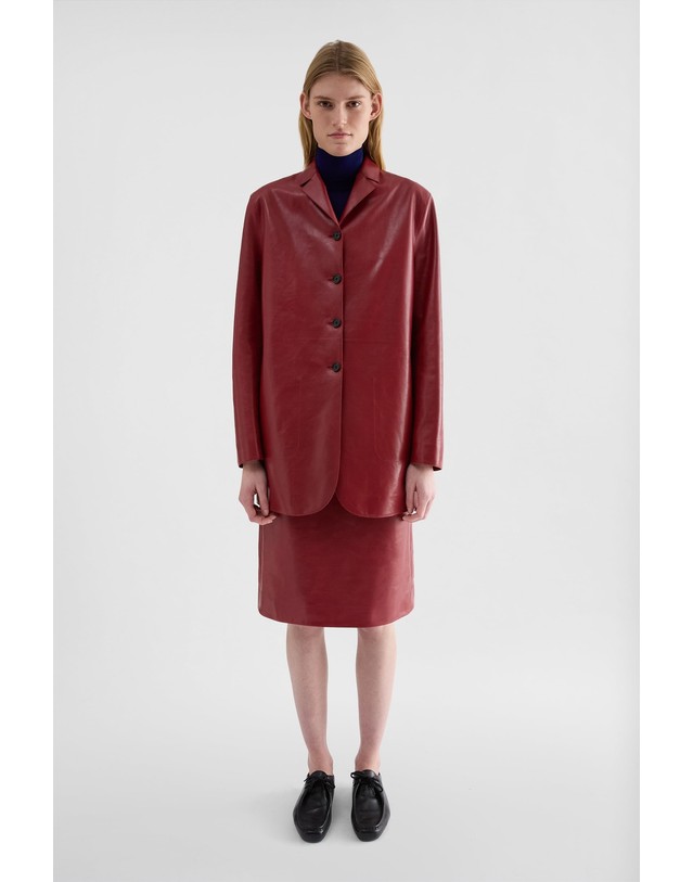 질샌더 질샌더 레귤러핏 레더 롱 자켓 J03BN0209J07231609 CEDAR RED 레드 착용컷