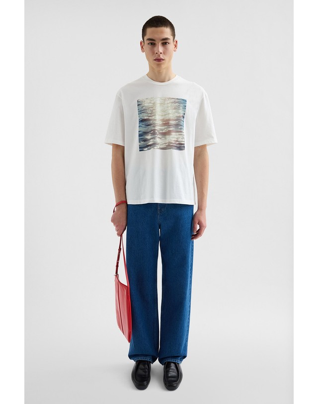 질샌더 질샌더 오버핏 그래픽 반팔 코튼 티셔츠 J21GC0199J20362992 MEDIUM SHADE PHOTOGRAPH 아이보리 착용컷