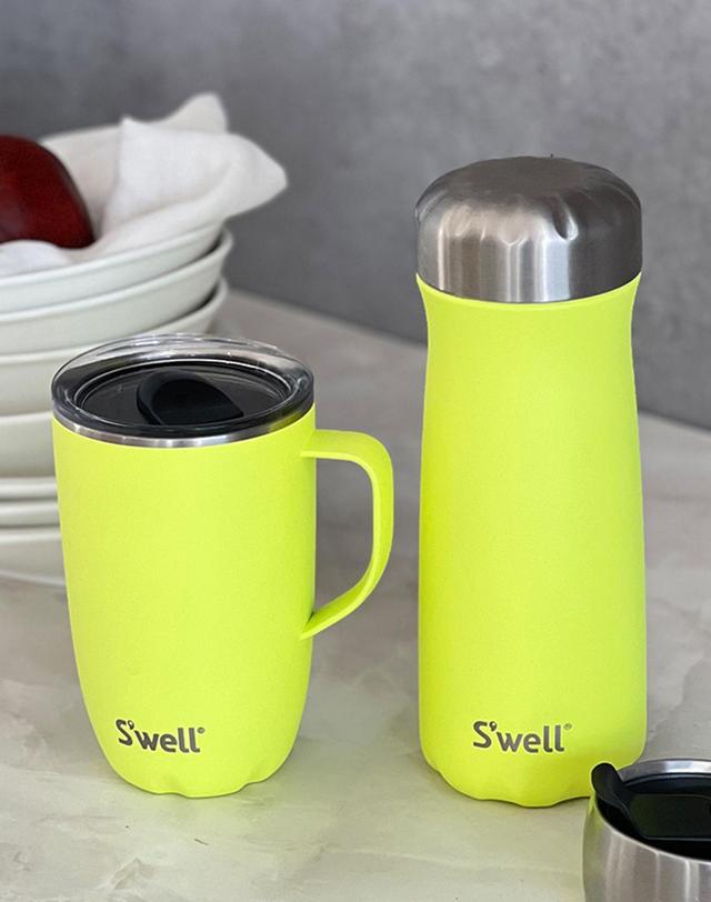스웰 스웰 프리미엄 머그컵 470ml 착용컷