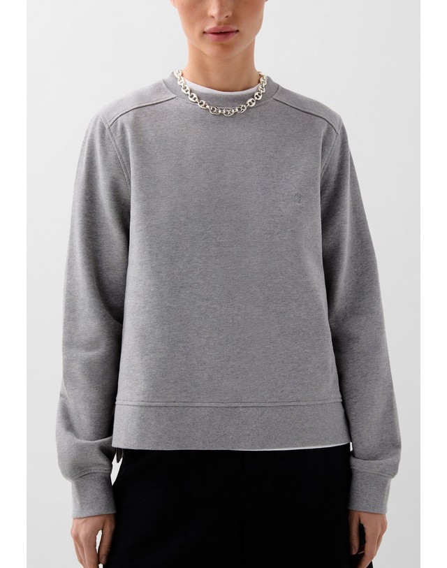 스칼퍼스 스캘퍼스 레귤러핏 크루넥 스컬 자수 맨투맨 59487-nos-basic-fade-sw-nos-greymelange GREY MELANGE 그레이 착용컷