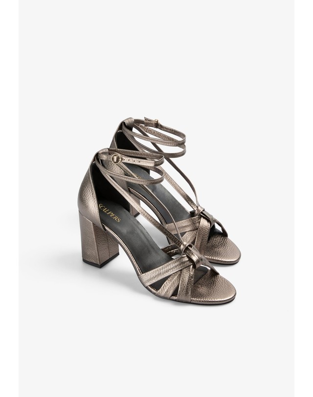 스칼퍼스 스캘퍼스 레더 앵클 스트랩 블록힐 샌들 72875-scstrappyheel-sandal-aw2627-metallicsilver METALLIC SILVER 실버 착용컷