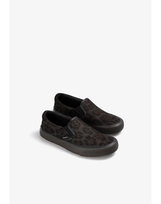 스칼퍼스 스캘퍼스 애니멀 프린트 슬립온 스니커즈 62197-scslipon-sneakers-aw2526-leopard LEOPARD 블랙 착용컷