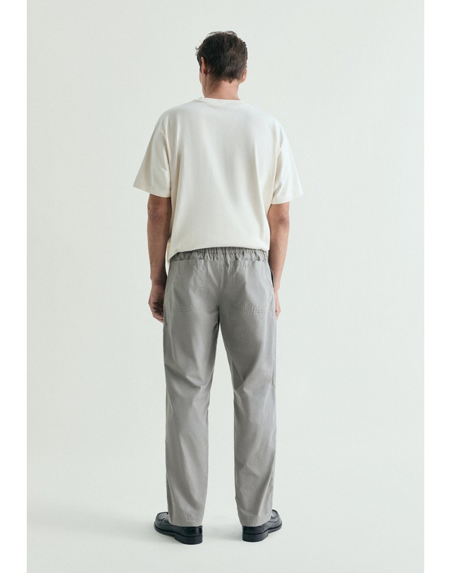스칼퍼스 스캘퍼스 코튼 이지핏 포켓 팬츠 65307-scbolo-pants-ss26-grey GREY 그레이 착용컷