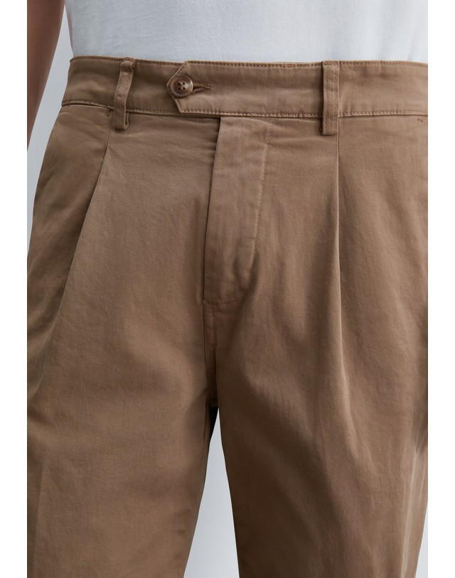 스칼퍼스 스캘퍼스 릴렉스핏 플리츠 치노 팬츠 69244-scfirenze-relaxed-pants-aw2627-caramel CARAMEL 카멜 착용컷