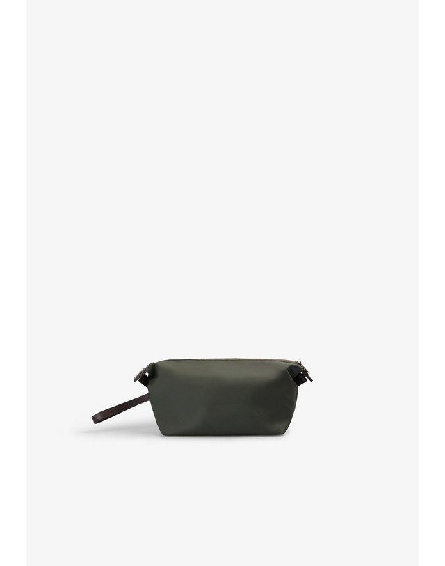 스칼퍼스 스캘퍼스 왁스 코팅 여행용 파우치 68945-scwinter-brian-travel-case-aw2627-darkkhaki DARK KHAKI 카키 착용컷