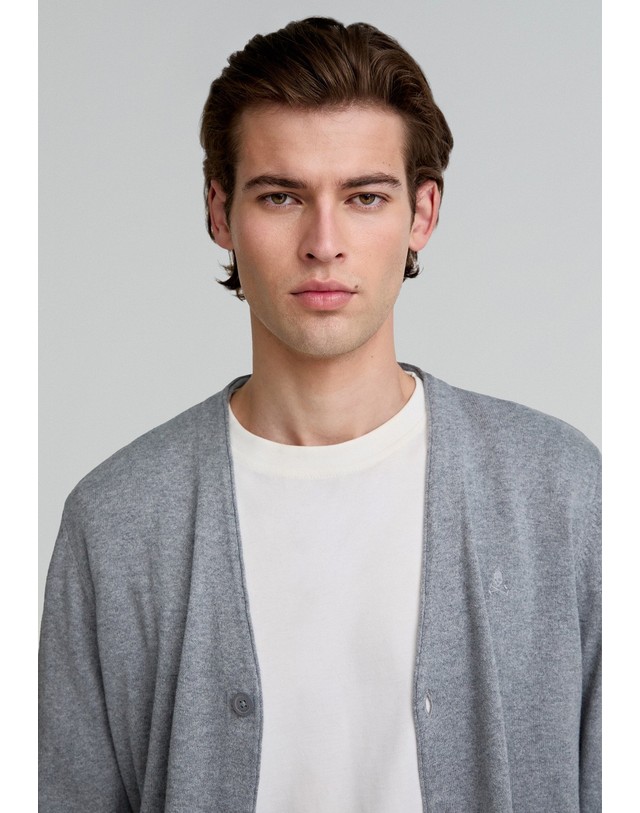 스칼퍼스 스캘퍼스 코튼 캐시미어 버튼 가디건 33170-basic-cardigan-nos-grey GREY 그레이 착용컷