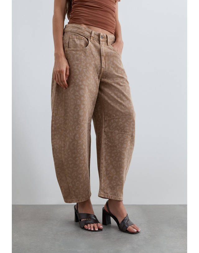 스칼퍼스 스캘퍼스 애니멀 프린트 벌룬핏 데님 팬츠 72261-scleo-balloon-denim-pant-aw2627-natural NATURAL 베이지 착용컷