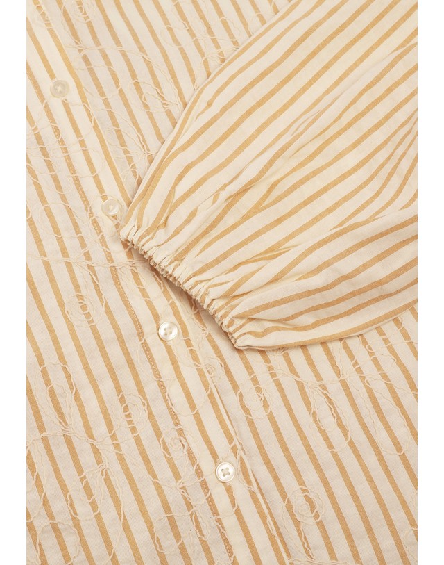 스칼퍼스 오브젝트 스트라이프 퍼프소매 크롭 셔츠 70627 LIGHT YELLOW 노랑 착용컷