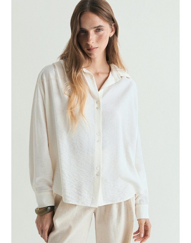 스칼퍼스 스캘퍼스 레귤러핏 플리츠 숄더 셔츠 66188-scpleats-shirt-ss26-ecru ECRU 아이보리 착용컷