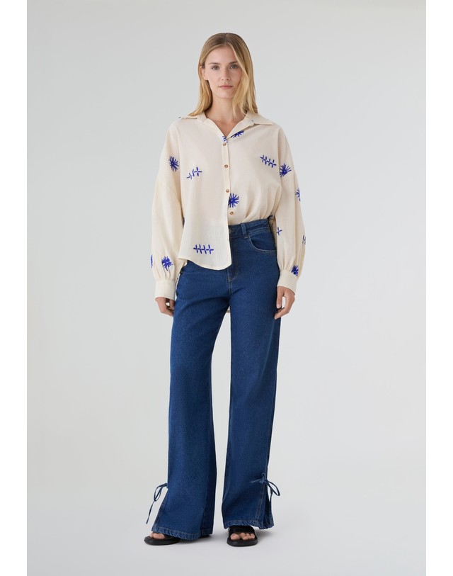 스칼퍼스 에나구아스 자수 벌룬 소매 루즈핏 셔츠 55305 BEIGE/BLUE 아이보리 착용컷