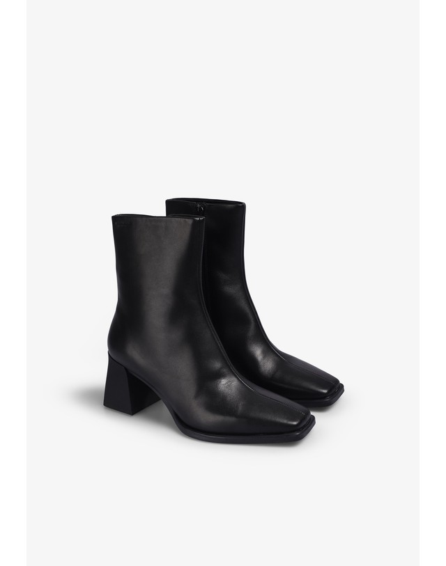 스칼퍼스 바가본드 스퀘어토 블록힐 앵클부츠 67738-hedda-aw2526-ib-black BLACK 블랙 착용컷