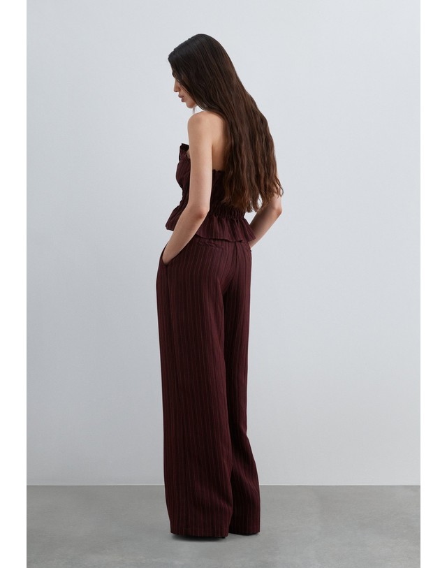 스칼퍼스 스캘퍼스 스트라이프 핀턱 와이드 팬츠 72301-scobom-stripes-pant-aw2627-burgundystripes BURGUNDY STRIPES 레드 착용컷