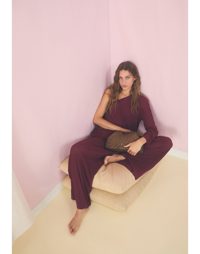 스칼퍼스 스캘퍼스 사이드 슬릿 와이드 니트 팬츠 72320-scpleated-holes-jersey-pant-aw2627-burgundy BURGUNDY 레드 착용컷