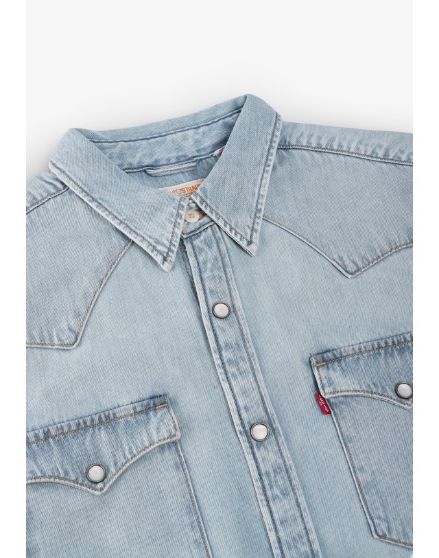 스칼퍼스 리바이스 스냅버튼 포켓 웨스턴 데님 셔츠 70448 LIGHT DENIM 블루 착용컷