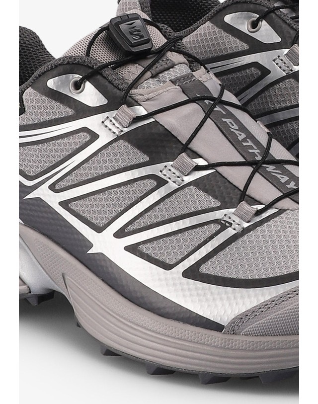 스칼퍼스 살로몬 XT패스웨이 고어텍스 스니커즈 63531-xt-pathway-gtx-core-ib-darkgrey DARK GREY 그레이 착용컷