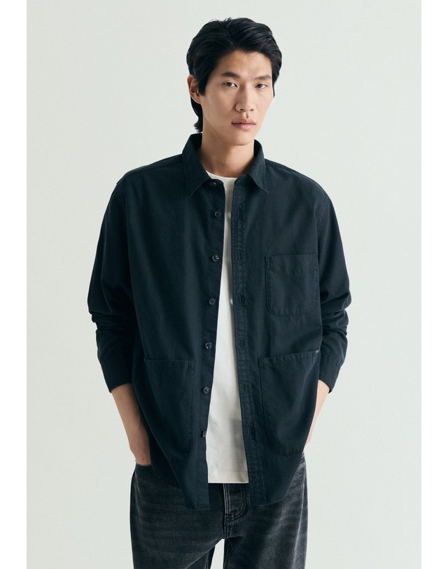 스칼퍼스 스캘퍼스 레귤러핏 멀티포켓 오버셔츠 65545 BLACK 블랙 착용컷