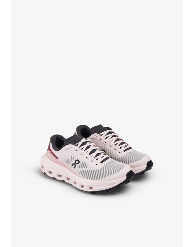 스칼퍼스 온 클라우드비스타 3 여성 러닝화 74429 OFF WHITE/PINK 핑크 착용컷
