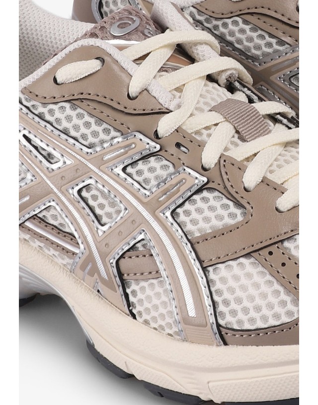스칼퍼스 아식스 젤1130 여성 레트로 스니커즈 68242 WHITE/BROWN 멀티컬러 착용컷
