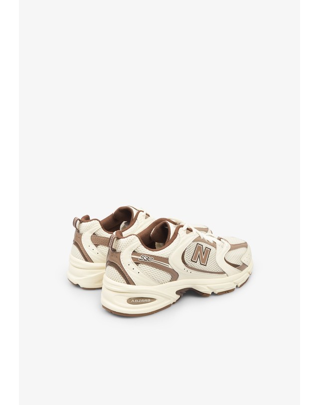 스칼퍼스 뉴발란스 530 레트로 청키 스니커즈 64447 ECRU 아이보리 착용컷