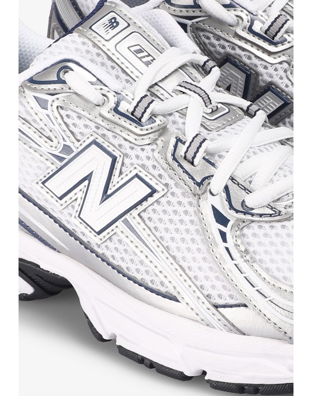 스칼퍼스 뉴발란스 740 청키 레트로 로우탑 스니커즈 68335 GREY/NAVY 멀티컬러 착용컷