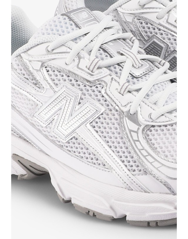 스칼퍼스 뉴발란스 740 레트로 청키 스니커즈 78399 WHITE 화이트 착용컷
