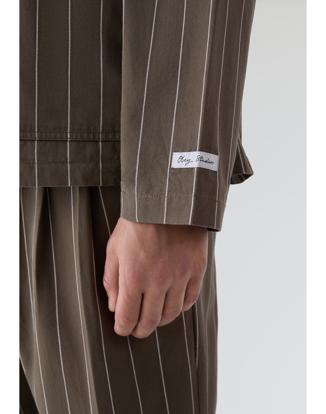스칼퍼스 오베이 핀스트라이프 버튼 포켓 자켓 70550 BROWN 카키 착용컷
