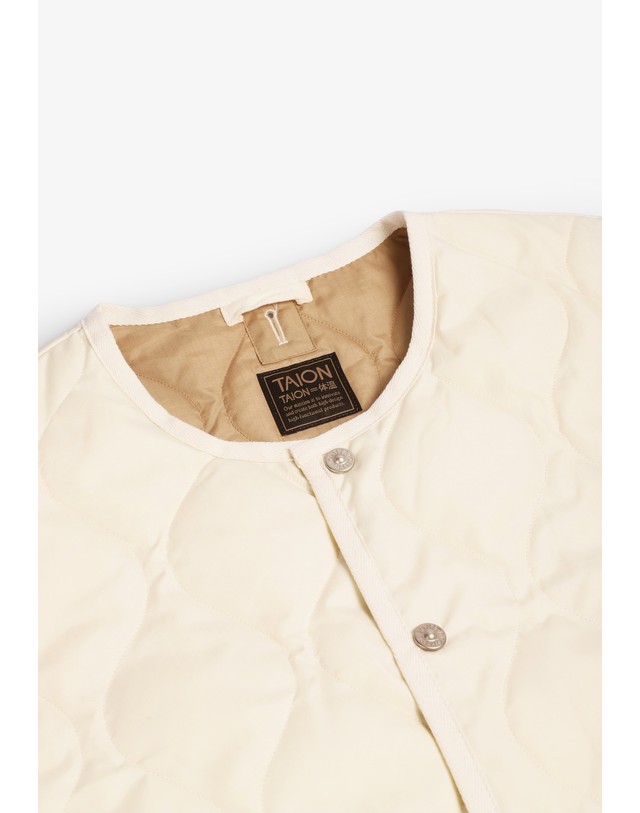 스칼퍼스 타이온 남녀공용 밀리터리 퀄팅 베스트 67984 OFF WHITE 아이보리 착용컷