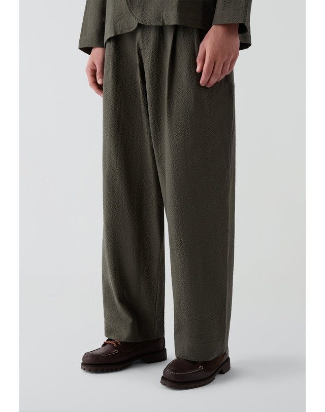 스칼퍼스 언페인드 테크니컬 드로스트링 와이드 팬츠 74125 KHAKI 카키 착용컷