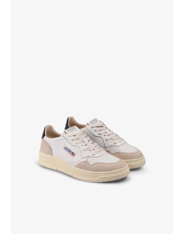 스칼퍼스 오트리 메달리스트 스웨이드 스니커즈 74654 WHITE/BLUE 멀티컬러 착용컷