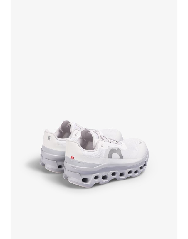 스칼퍼스 온 클라우드몬스터 남성 러닝 스니커즈 64687 LIGHT BLUE 화이트 착용컷