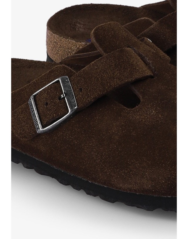 스칼퍼스 버켄스탁 스웨이드 레더 버클 클로그 72597 DARK BROWN 초콜릿 착용컷