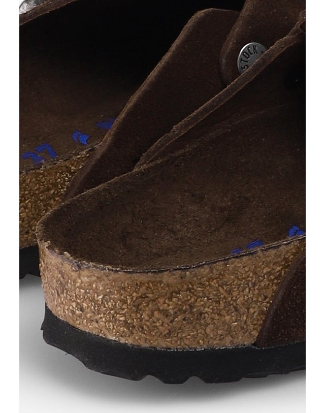 스칼퍼스 버켄스탁 스웨이드 레더 버클 클로그 72597 DARK BROWN 초콜릿 착용컷