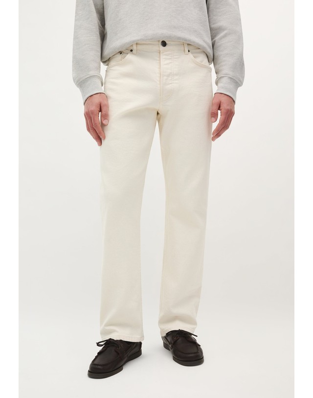 스칼퍼스 스캘퍼스 레귤러핏 스트레이트 청바지 55738 OFF WHITE 아이보리 착용컷