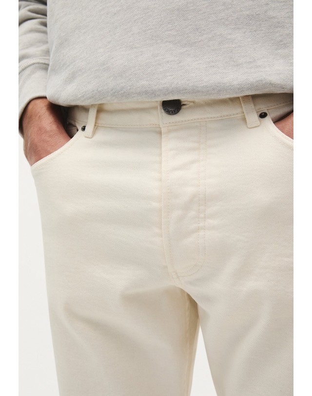 스칼퍼스 스캘퍼스 레귤러핏 스트레이트 청바지 55738 OFF WHITE 아이보리 착용컷