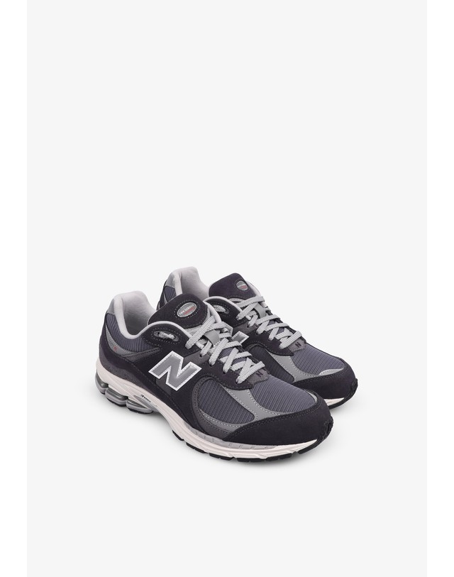스칼퍼스 뉴발란스 남녀공용 2002R 스니커즈 64446 NAVY 네이비 착용컷