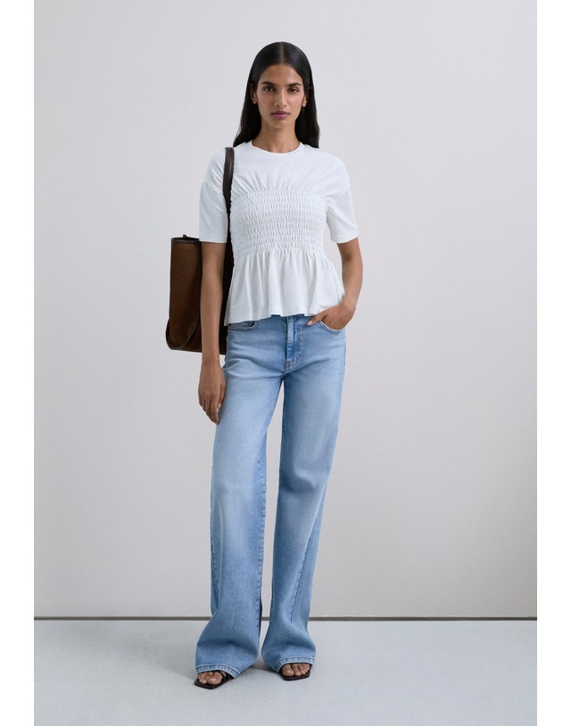스칼퍼스 스캘퍼스 러플 스모킹 라운드넥 반팔 티셔츠 58732 OFF WHITE 화이트 착용컷