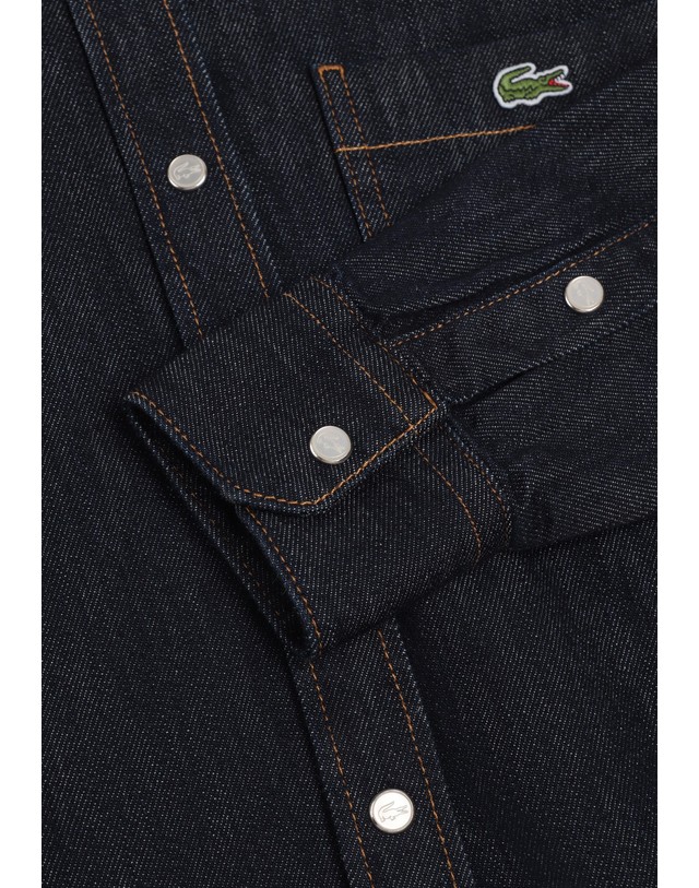 스칼퍼스 라코스테 스냅버튼 크롭 데님 오버셔츠 78722 DENIM 네이비 착용컷