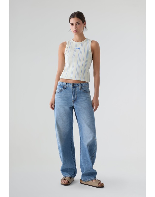 스칼퍼스 리바이스 배럴핏 미디엄 워시 청바지 70425 DENIM 블루 착용컷