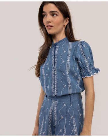 엘간소 자수 데님 반팔 블라우스 2050s260051 AZUL